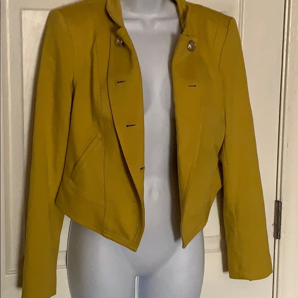 Blazer - Picture 3 of 6